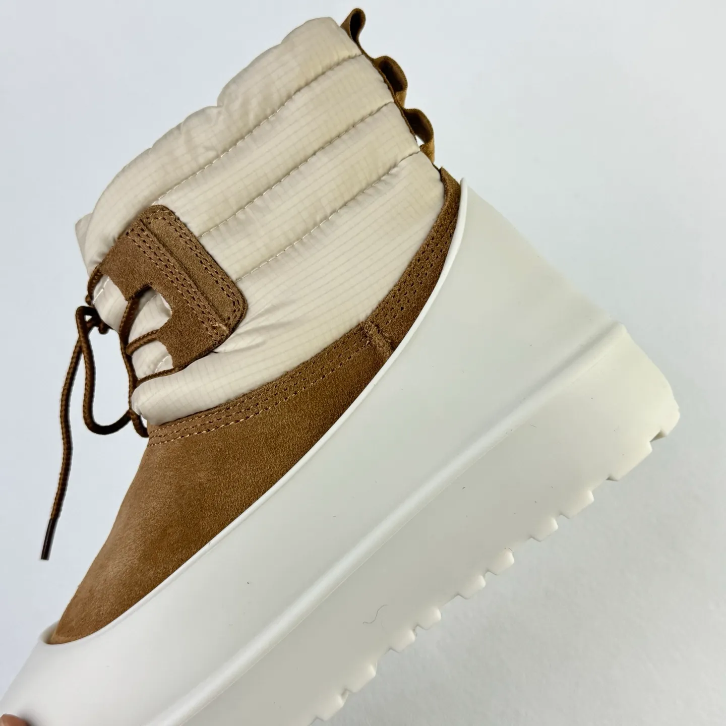 Pick up locally 💰760 Core recommendation Good price Size correction Men's and women's shoes UGG Mini Lace-Up Weather dual-purpose detachable winter neutral snow boots 1120849 Overseas shopping high-end retail version Combination midsole is lightweight and non-slip Real sheep fur integrated Size: 35 36 37 38 39 40 41 42 43 44 45 46